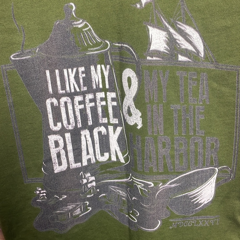 NWOT Women’s 1776 United Front & Back Printed Graphic Tee - Picture 4 of 5